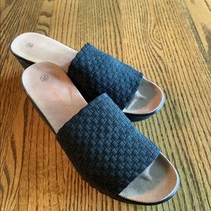 Bernie Mev black slide sandals